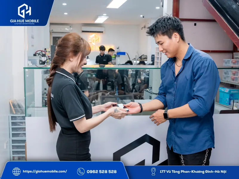 Quy Trình Bàn Giao Sau Khi Thực Hiện Thay Màn Hình Tại Gia Huệ Mobile