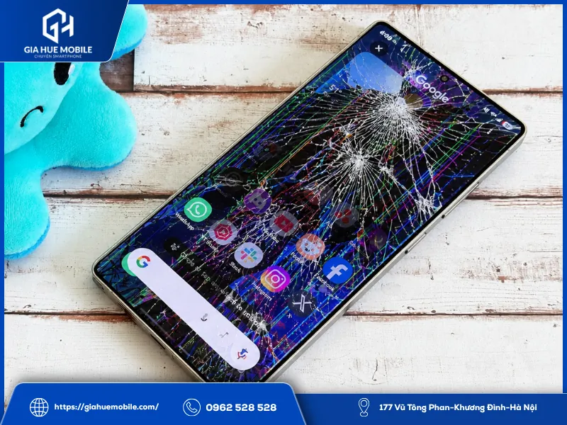 S26 Plus Màn Hình Vỡ Nát Do Va Đập Mạnh