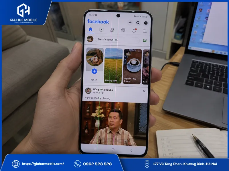 Samsung Galaxy S25 Plus xuất hiện các đường sọc xanh hồng dọc màn hình AMOLED