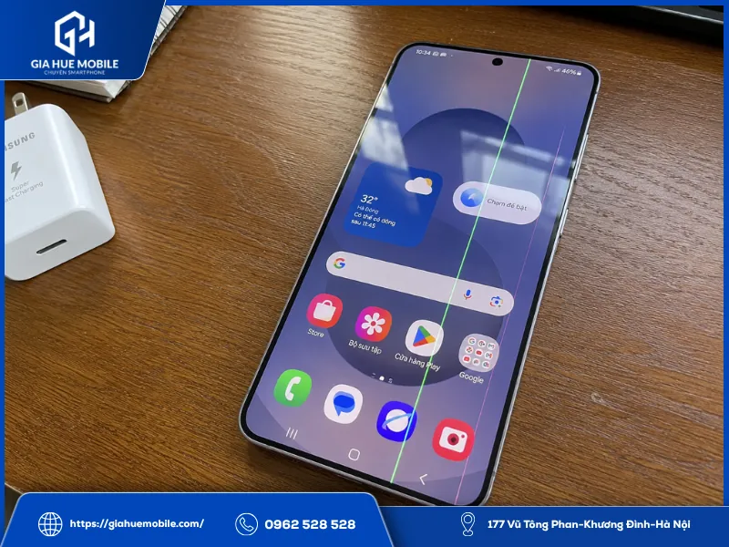 Sọc màn hình Samsung Galaxy S26 Plus với đường sọc dọc trên tấm nền AMOLED