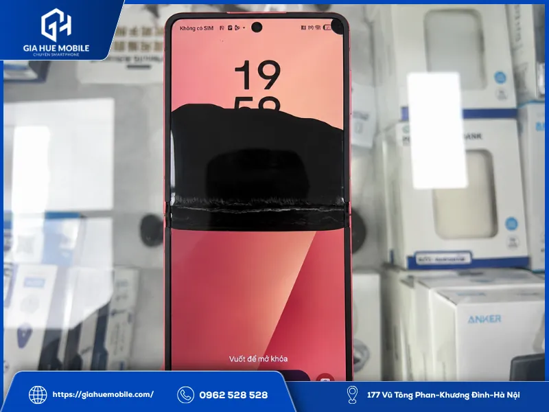 Samsung Z Flip 8 chảy mực màn chính