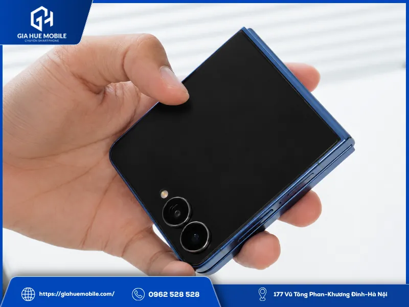 Z Flip 8 lỗi hiển thị màn hình ngoài