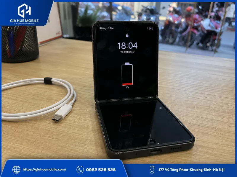 Samsung Galaxy Z Flip 8 pin yếu tụt nhanh được kiểm tra tại Thái Hà
