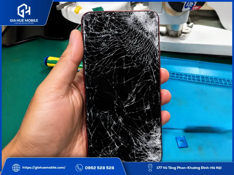 Điện Thoại Realme Rơi Vỡ Màn Hình Do Va Đập Mạnh