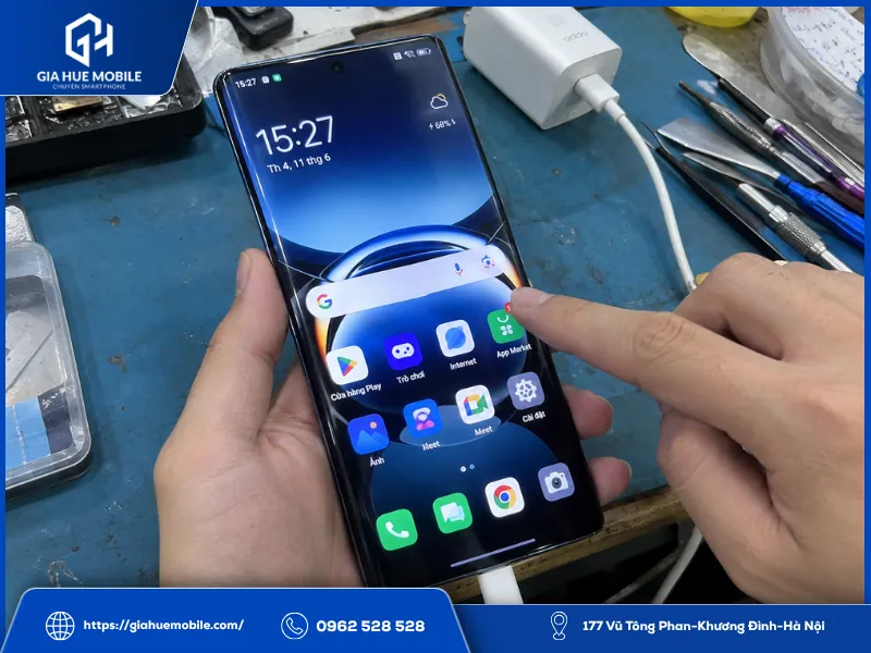Kiểm tra nguyên nhân OPPO Find X7 Ultra lỗi cảm ứng khi sạc