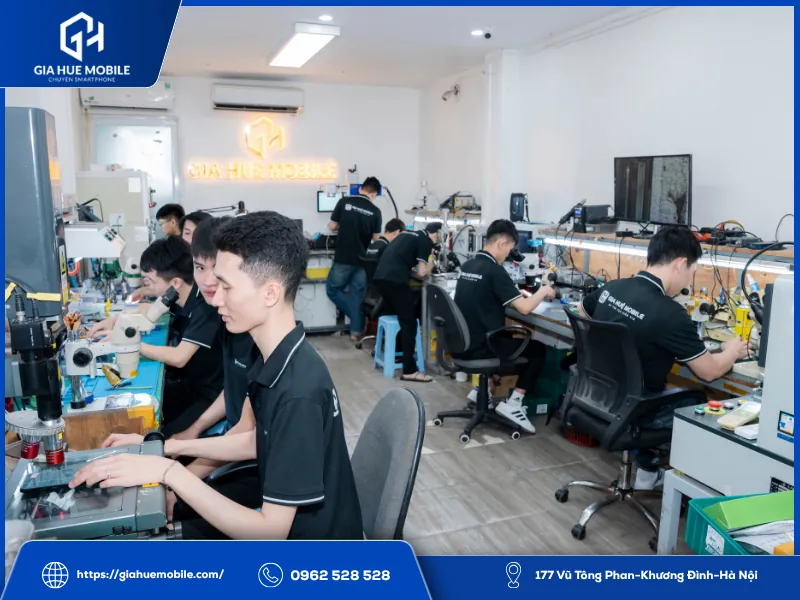 Quy trình ép kính OPPO Find X6 Pro công khai tại khu kỹ thuật