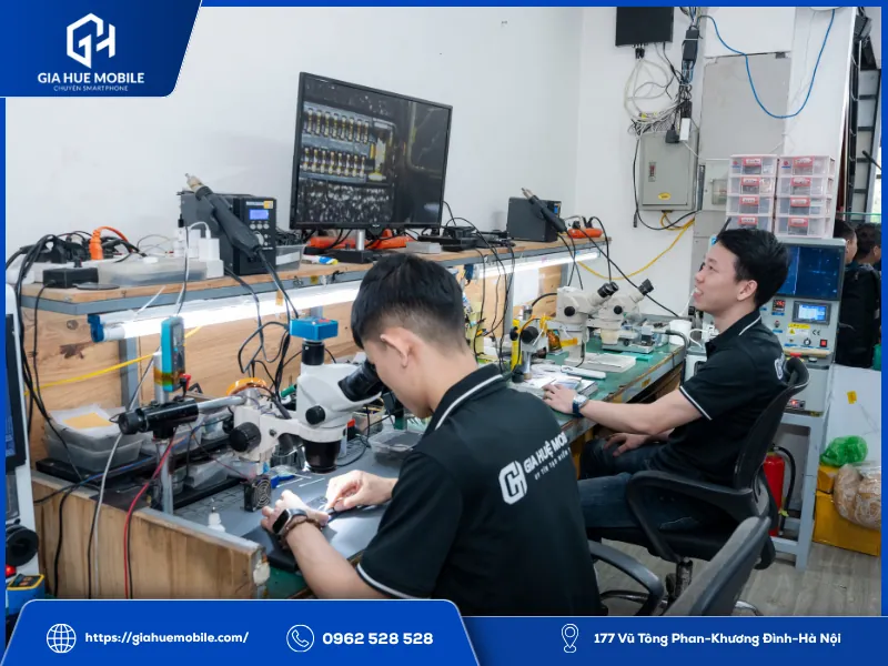 Quy trình kiểm tra và thay màn tại Gia Huệ Mobile
