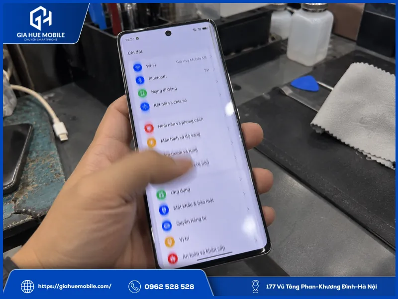 Kiểm tra độ mượt cảm ứng và vân tay Oppo Find X6 Pro sau ép kính