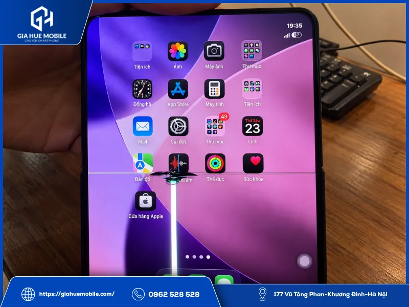 Người dùng xem phản hồi của Apple về sự cố nứt màn hình iPhone Duo