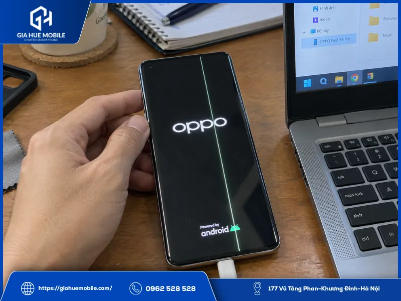 Kiểm tra OPPO Find X5 Pro bị sọc màn hình sau khi khởi động lại trước khi mang đi sửa