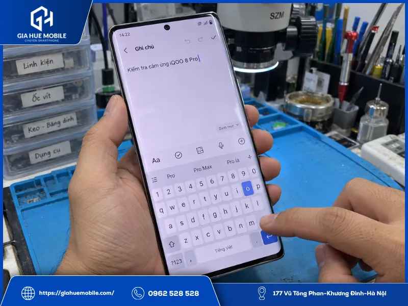 Vivo iQOO 8 Pro bị liệt cảm ứng một vùng màn hình