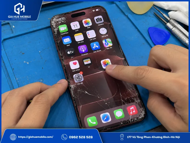 Kiểm tra iPhone 18 Pro Max vỡ kính nhưng màn zin và cảm ứng vẫn hoạt động tốt