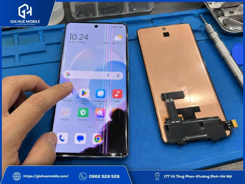 Xiaomi Civi 1S bị nhiều sọc kèm chảy mực cần cân nhắc thay màn hình