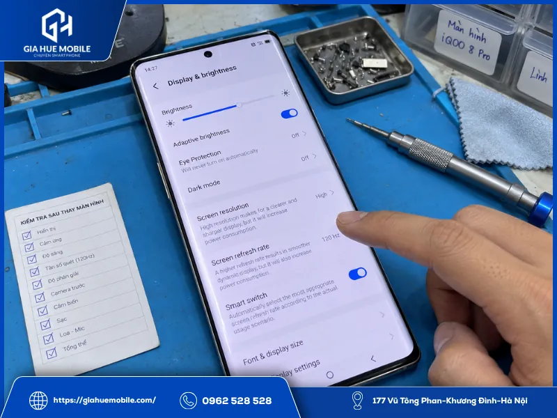 Kiểm tra màn hình Vivo iQOO 8 Pro sau thay
