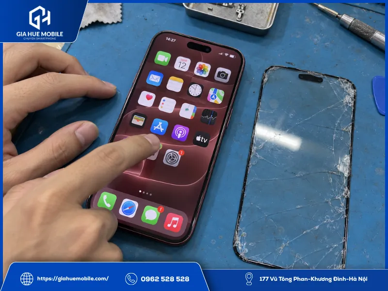 iPhone 18 Pro Max sau ép kính vẫn giữ màn zin và hoạt động bình thường
