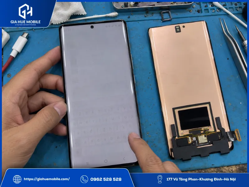 iQOO 10 Pro bị lưu ảnh nặng được kiểm tra trước khi thay màn hình