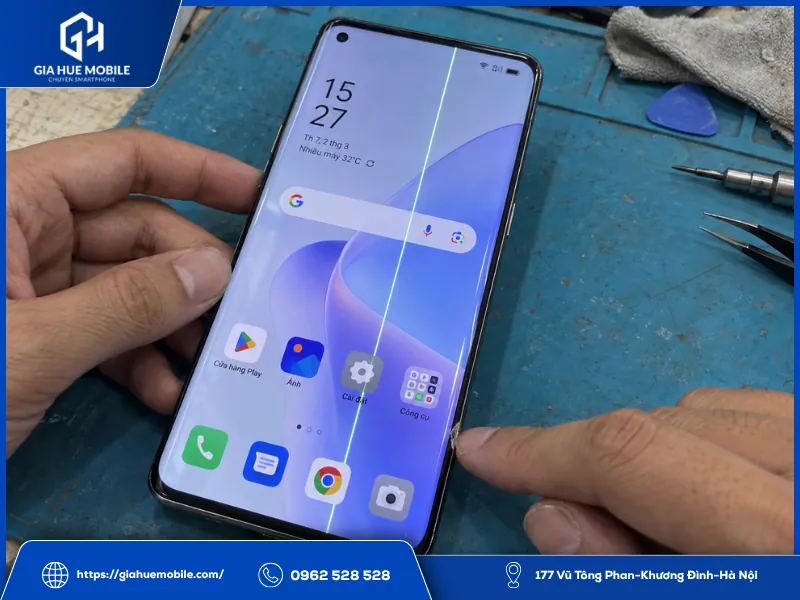 OPPO Find X5 Pro bị sọc màn hình sau va đập dù kính ngoài còn nguyên