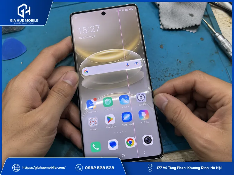 Vivo X100s Pro bị sọc màn hình sau va đập dù kính ngoài còn nguyên