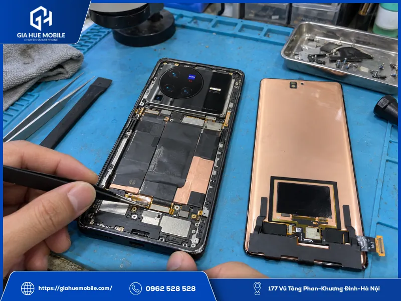 Kiểm tra nguyên nhân Vivo X80 Pro bị sọc màn hình