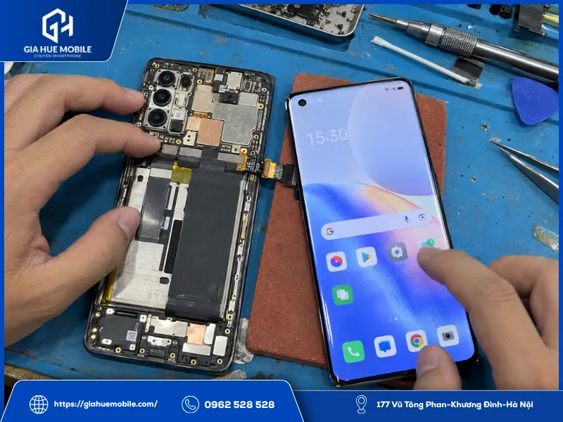 Kiểm tra OPPO Reno 5 Pro sau khi xử lý cáp để giữ lại màn hình zin
