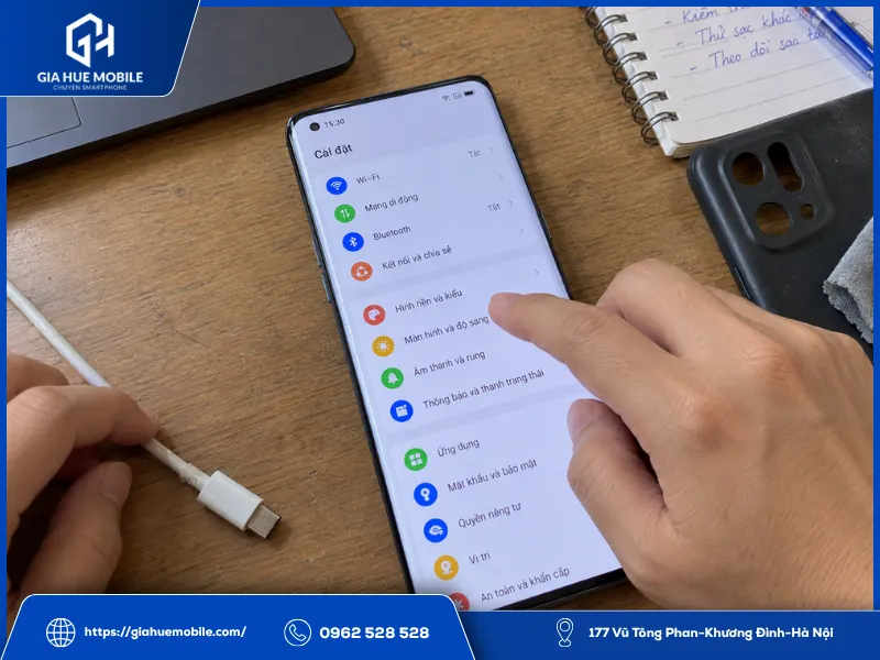 Rút sạc và kiểm tra lại cảm ứng OPPO Find X5 Pro trước khi thay màn hình