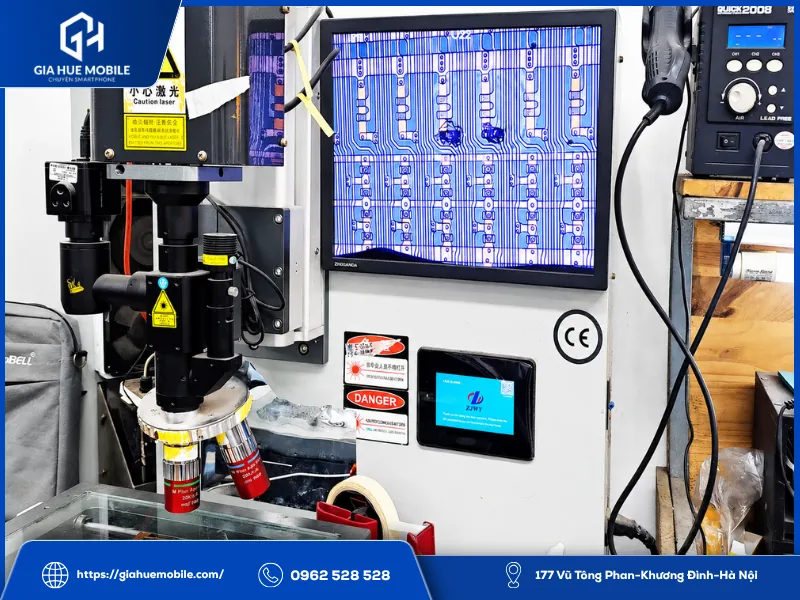 Kỹ thuật viên bắn Laser mượn áp sửa sọc màn hình Samsung